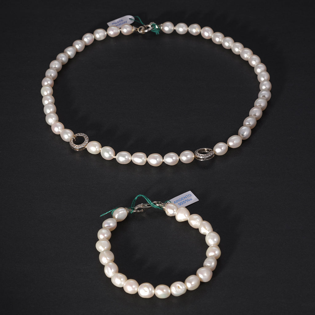 Parure di Perle Classica e Elegante