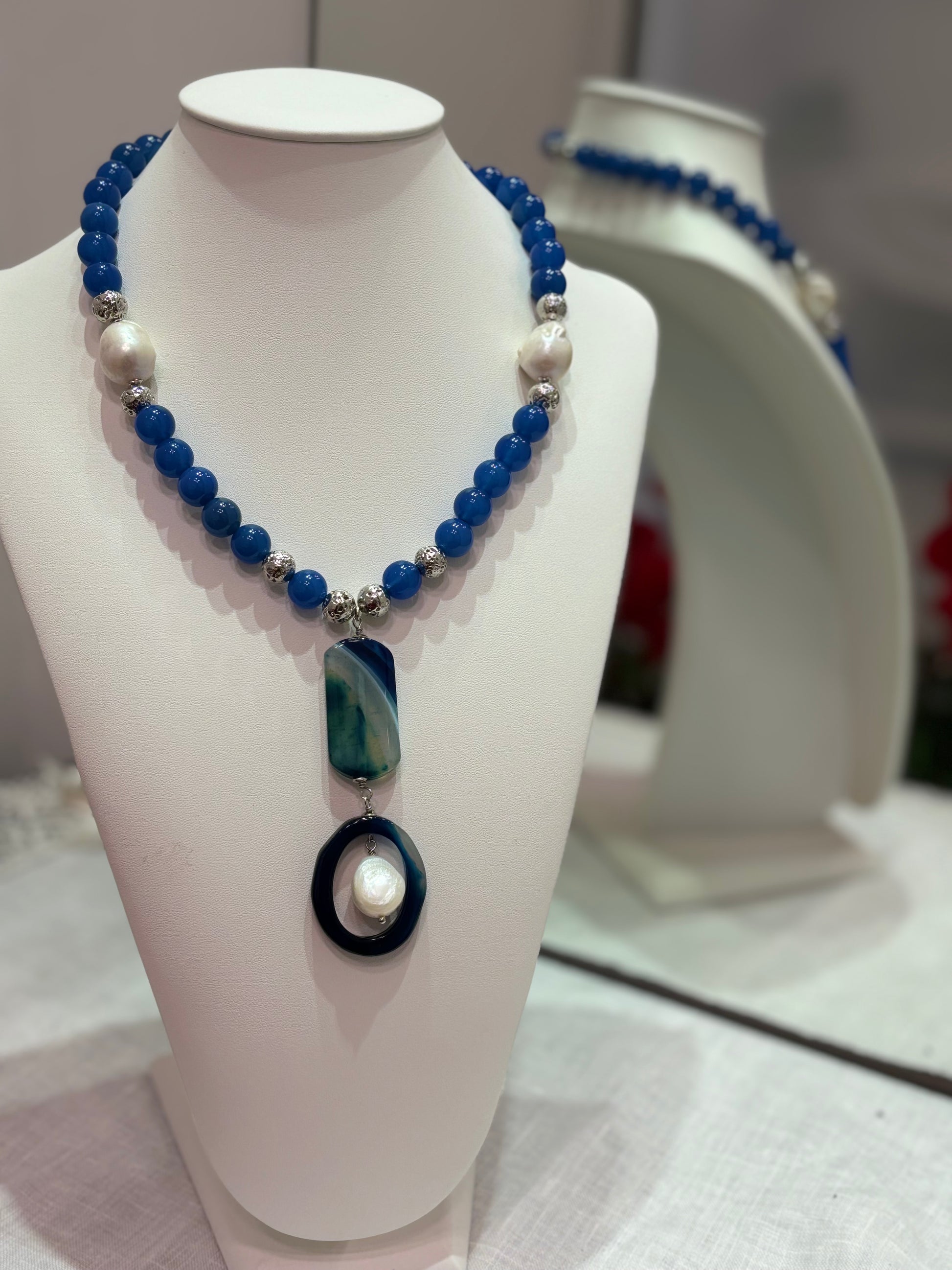 Parure in Agata Blu, Perla Scaramazza e Pietra Lavica Rodiata