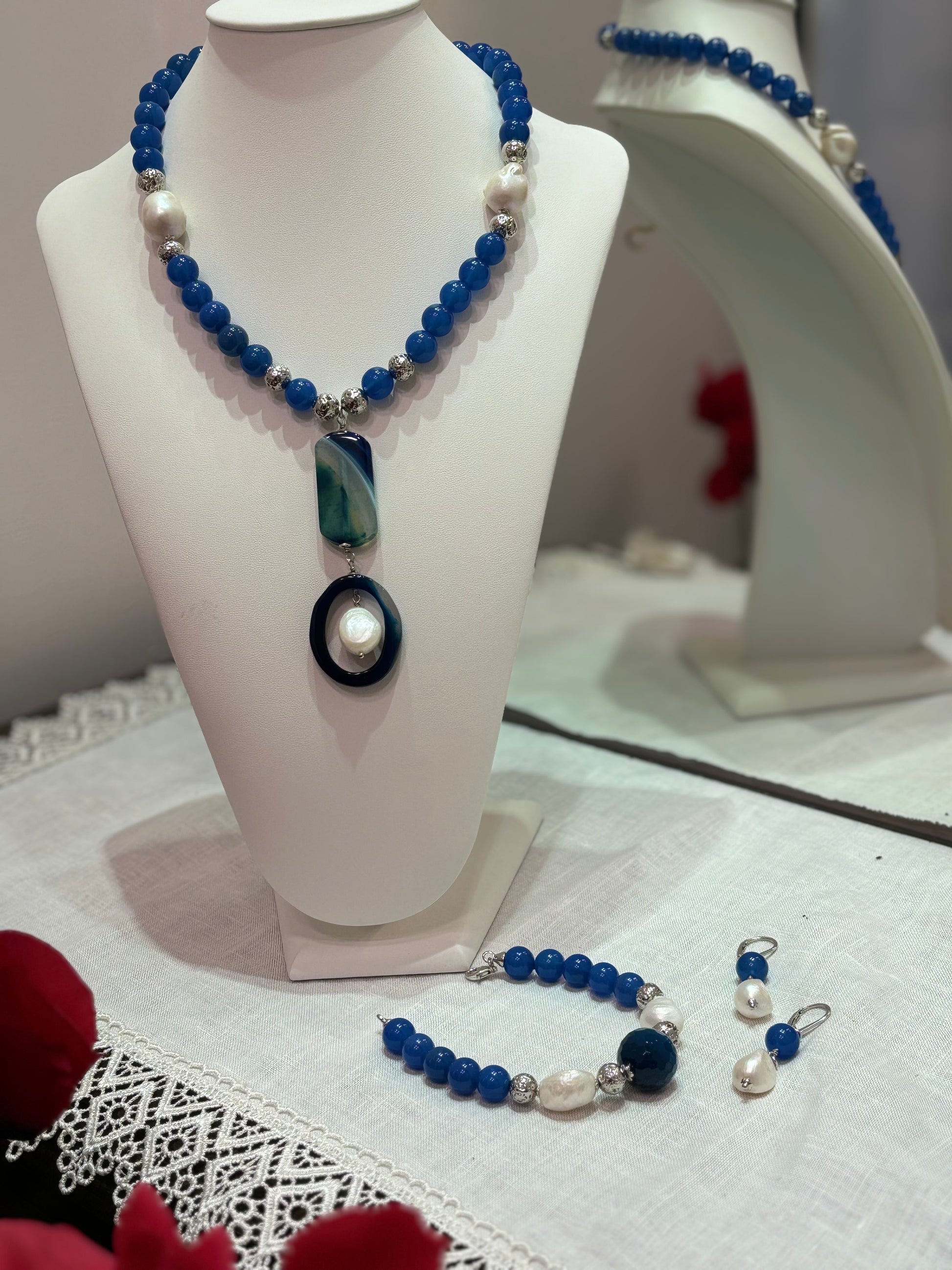 Parure in Agata Blu, Perla Scaramazza e Pietra Lavica Rodiata