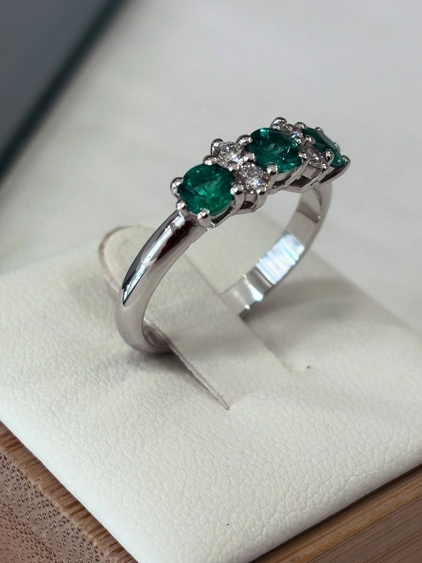 Trilogy Anello Smeraldo